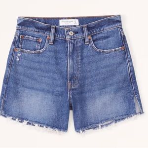 Abercrombie high rise 4 inch mom short NTW 28
